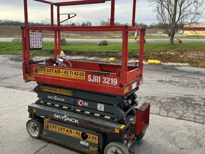 Scherenarbeitsbühne типа SKY Sj III 3219, Gebrauchtmaschine в Rødovre (Фотография 1)