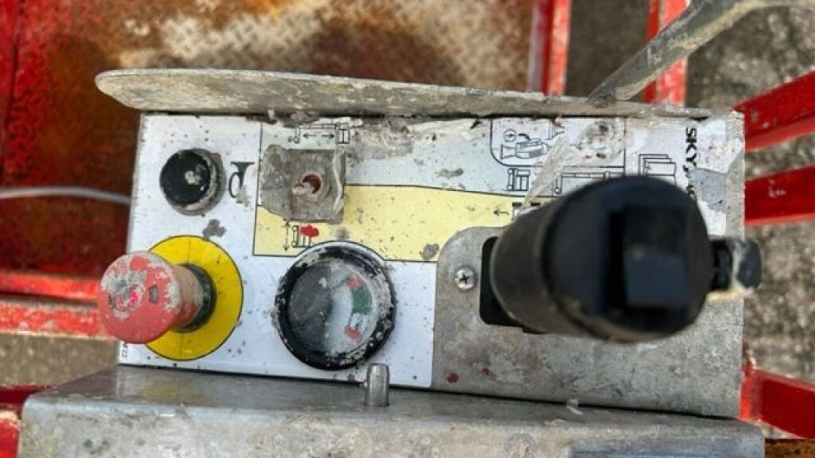 Scherenarbeitsbühne des Typs SKY SJ12, Gebrauchtmaschine in Rødovre (Bild 4)