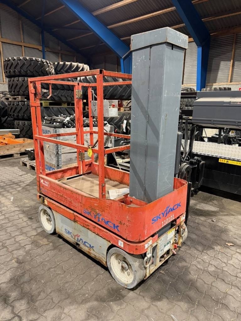 Scherenarbeitsbühne от тип Skyjack SJ 12, Gebrauchtmaschine в Vrå, Frejlev, Hornslet & Ringsted (Снимка 1)