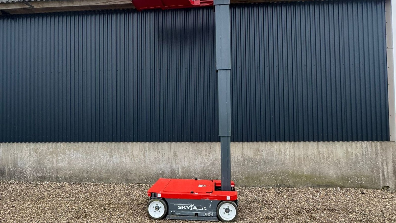 Scherenarbeitsbühne des Typs Skyjack SJ12 Takeuchi TB145, Gebrauchtmaschine in Nykøbing Mors (Bild 4)