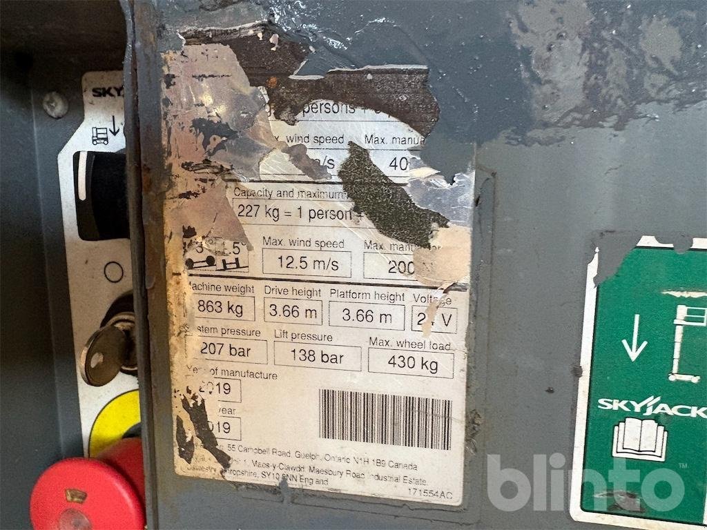 Scherenarbeitsbühne Türe ait Skyjack SJ12, Gebrauchtmaschine içinde Düsseldorf (resim 7)