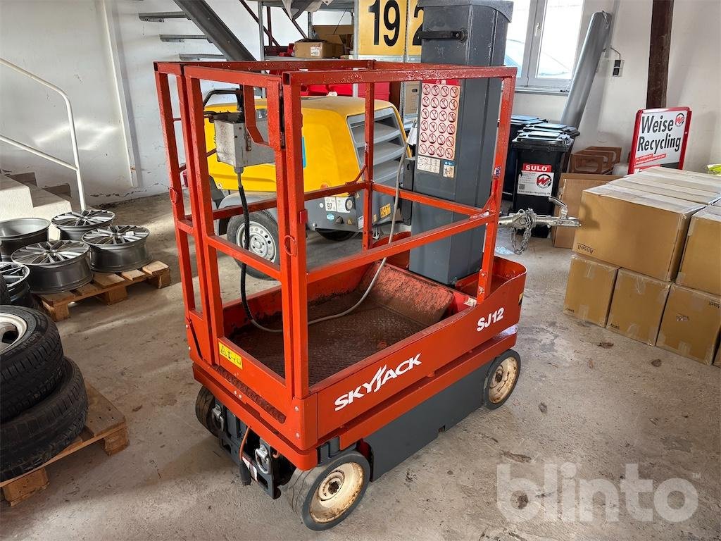 Scherenarbeitsbühne du type Skyjack SJ12, Gebrauchtmaschine en Düsseldorf (Photo 1)