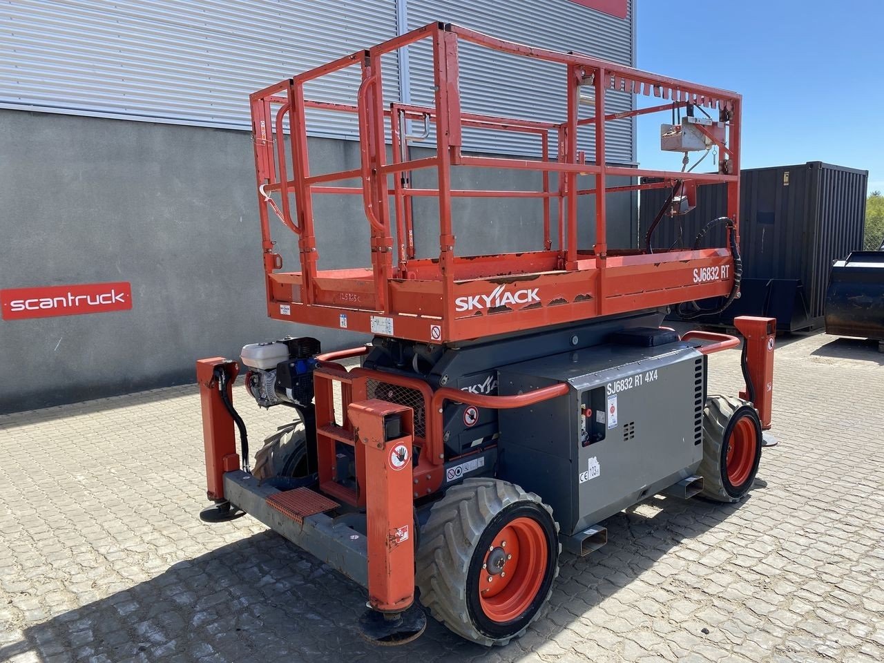 Scherenarbeitsbühne типа Skyjack SJ6832 RT, Gebrauchtmaschine в Skive (Фотография 1)
