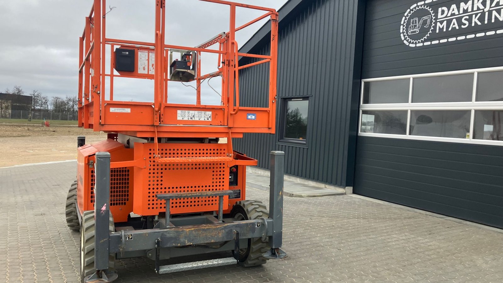 Scherenarbeitsbühne типа Snorkel S 2770 BE Saxlift 4 WD Hybrid, Gebrauchtmaschine в Horsens (Фотография 3)