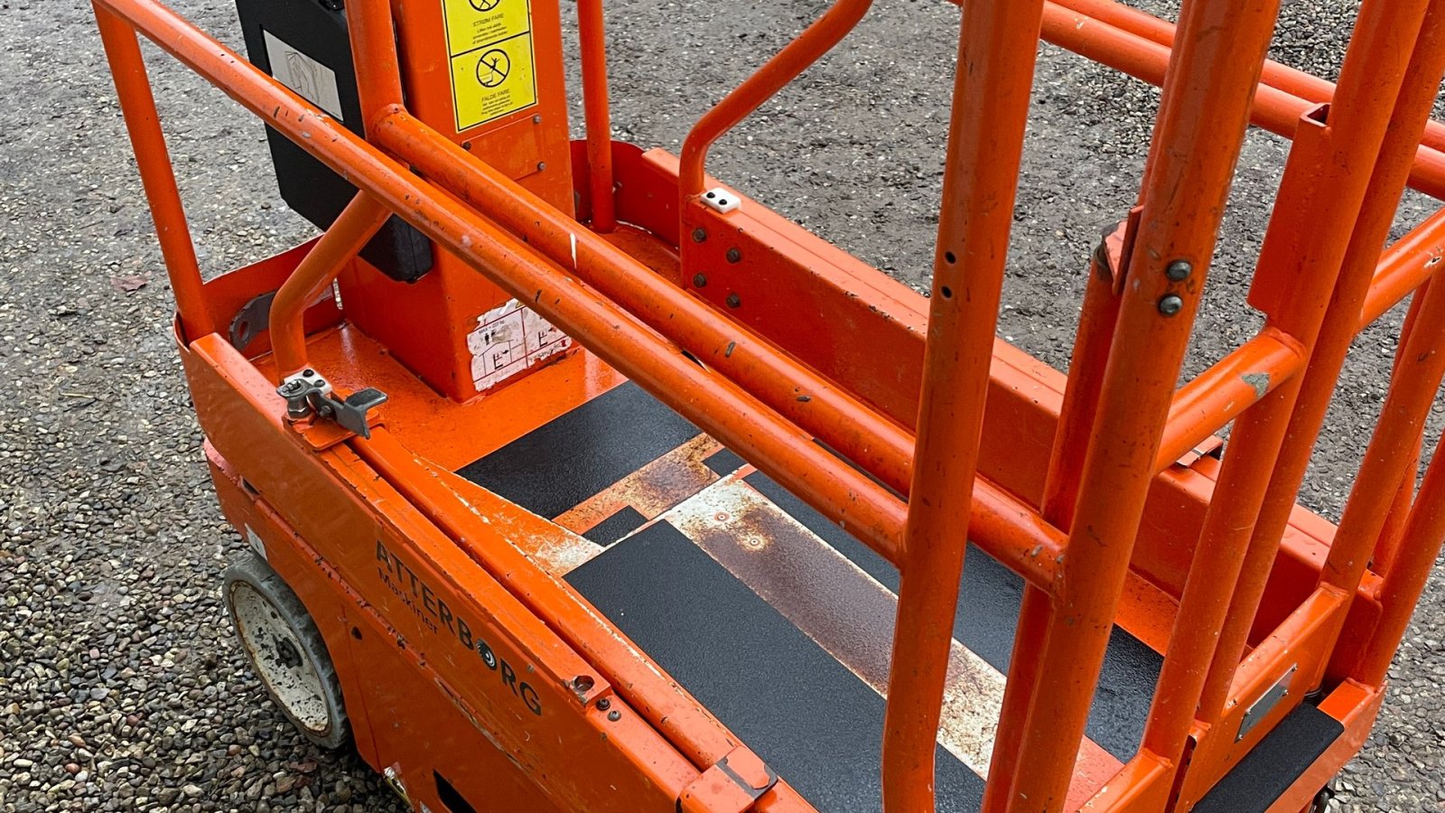 Scherenarbeitsbühne del tipo Snorkel TM12 Mastlift, Gebrauchtmaschine en Nykøbing Mors (Imagen 2)