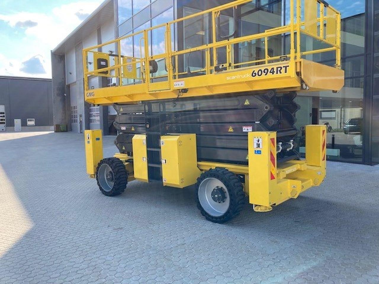 Scherenarbeitsbühne typu Sonstige 6094-RT, Gebrauchtmaschine v Skive (Obrázek 2)