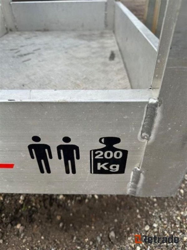 Scherenarbeitsbühne του τύπου Sonstige Faraone PK14000E Søjle lift, Gebrauchtmaschine σε Rødovre (Φωτογραφία 2)