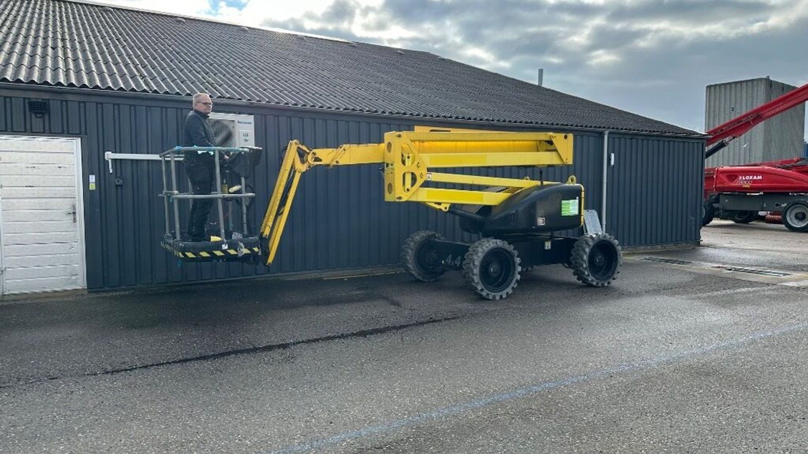 Scherenarbeitsbühne типа Sonstige HR17D 17 meter knæk arms bom lift med jip arm, drift diesel, træk 4x4, Gebrauchtmaschine в Rødovre (Фотография 2)