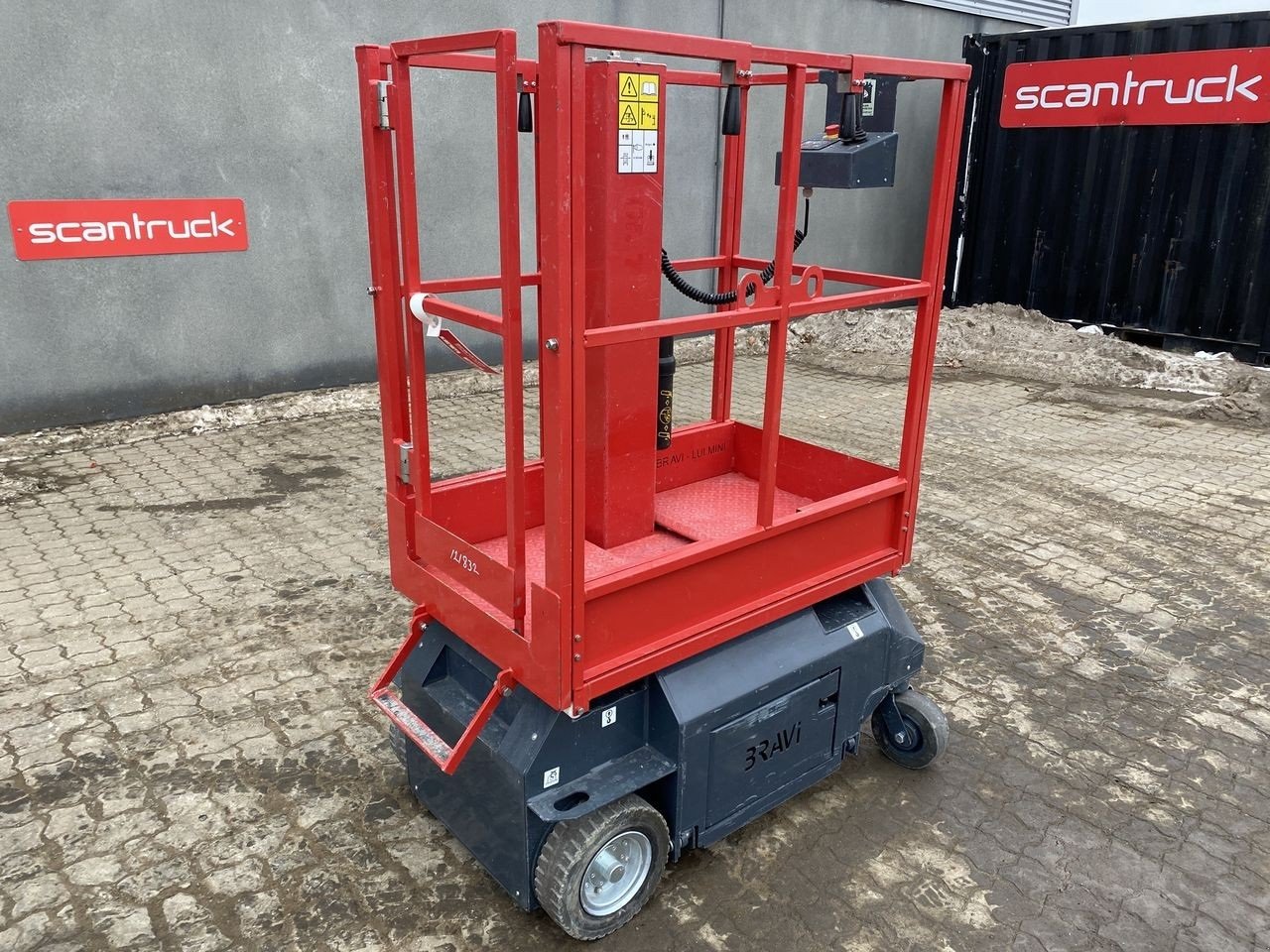 Scherenarbeitsbühne Türe ait Sonstige Leonardo HD, Gebrauchtmaschine içinde Skive (resim 1)