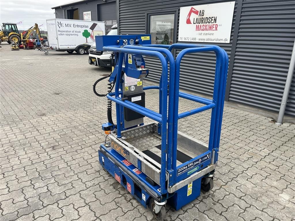 Scherenarbeitsbühne типа Sonstige Nono SP Power Tower Søjle lift, Gebrauchtmaschine в Rønnede (Фотография 3)