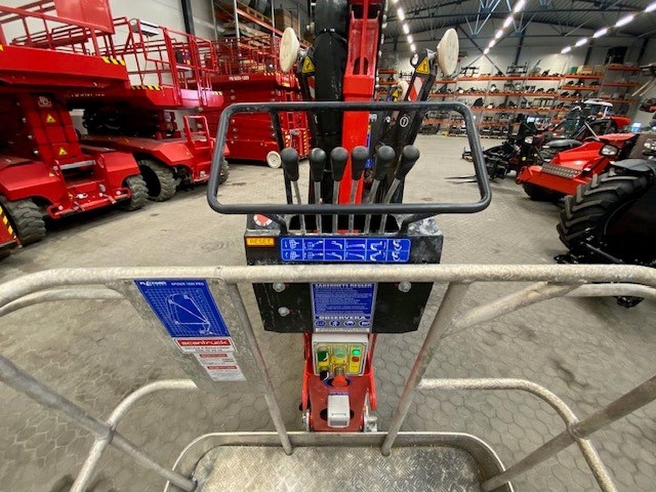 Scherenarbeitsbühne des Typs Sonstige SPIDER 18.90 ED, Gebrauchtmaschine in Skive (Bild 3)