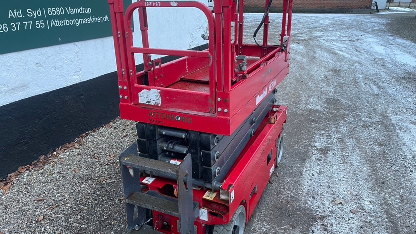 Scherenarbeitsbühne del tipo Sonstige XE80N Saxlift, Gebrauchtmaschine In Nykøbing Mors (Immagine 3)