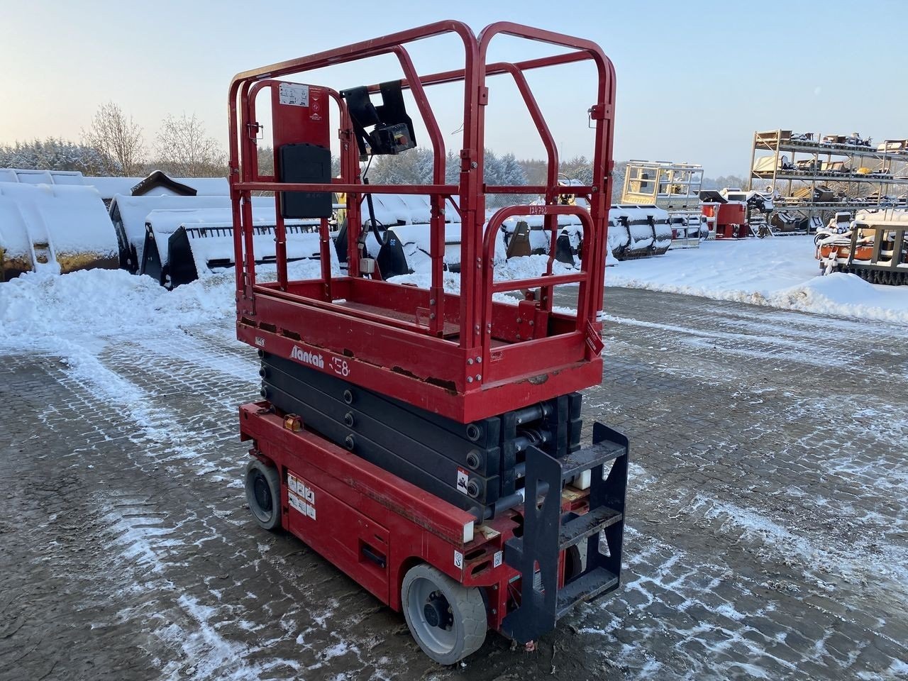 Scherenarbeitsbühne del tipo Sonstige XE80N, Gebrauchtmaschine In Skive (Immagine 5)