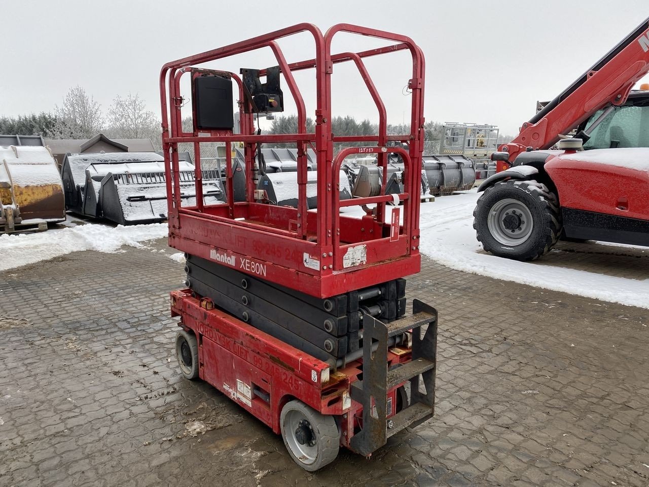 Scherenarbeitsbühne of the type Sonstige XE80N, Gebrauchtmaschine in Skive (Picture 4)