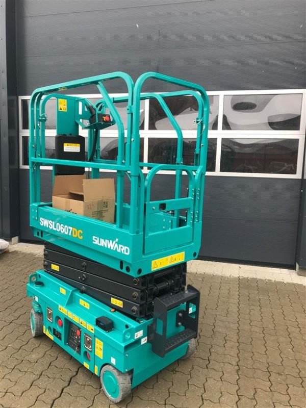 Scherenarbeitsbühne des Typs Sunward Sunward 6 meter fabriksny saxlift personlift, Gebrauchtmaschine in Vinderup (Bild 2)