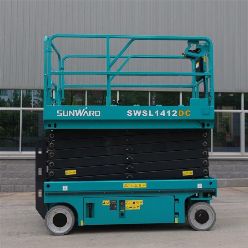 Scherenarbeitsbühne типа Sunward SWSL 1412DC, Gebrauchtmaschine в Vinderup (Фотография 4)