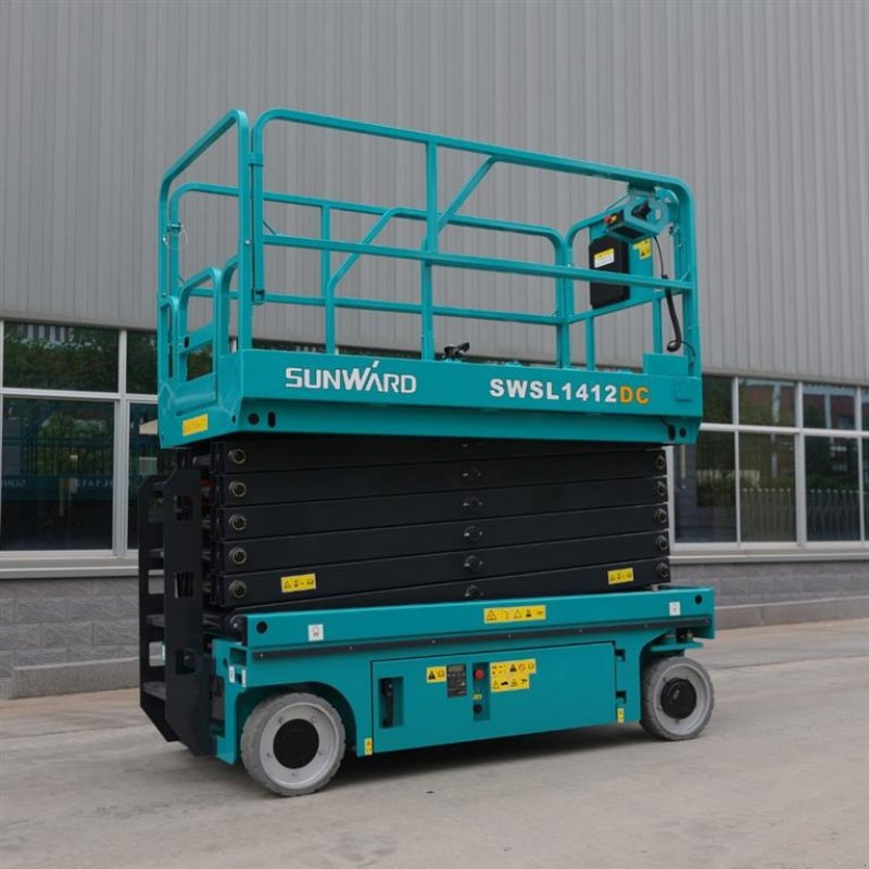 Scherenarbeitsbühne типа Sunward SWSL 1412DC, Gebrauchtmaschine в Vinderup (Фотография 2)