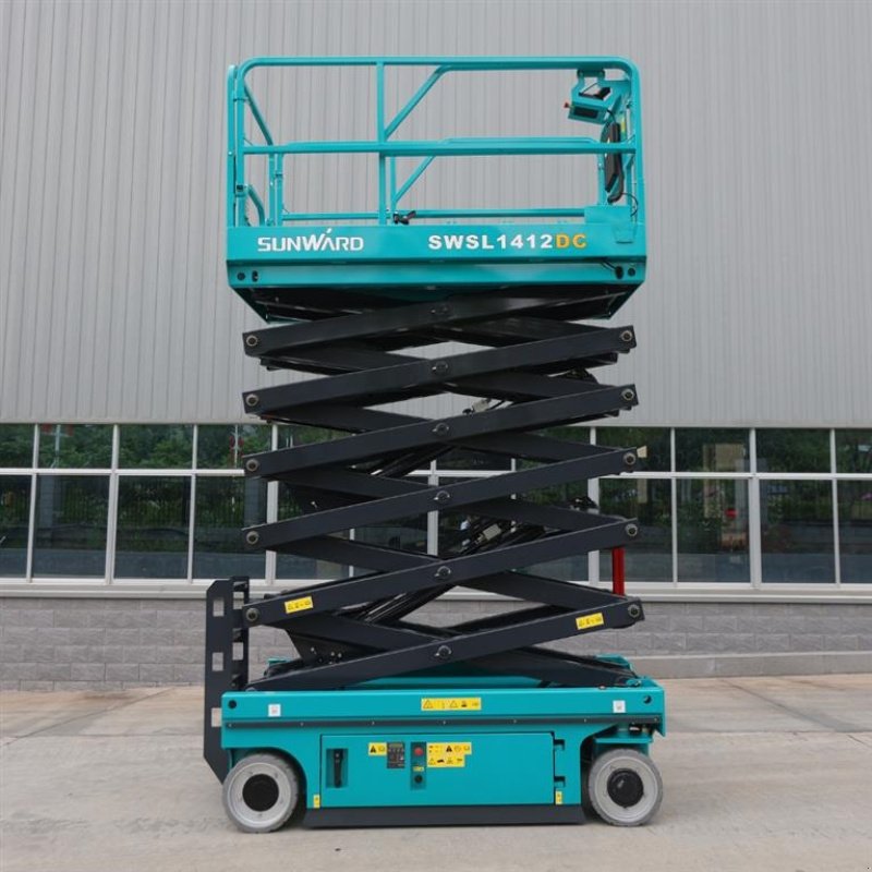 Scherenarbeitsbühne типа Sunward SWSL 1412DC, Gebrauchtmaschine в Vinderup (Фотография 1)