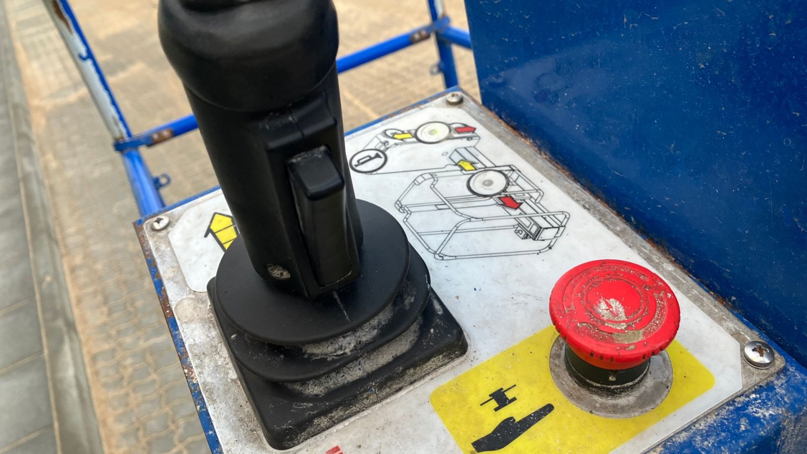 Scherenarbeitsbühne типа Upright TM12, Gebrauchtmaschine в Horsens (Фотография 6)