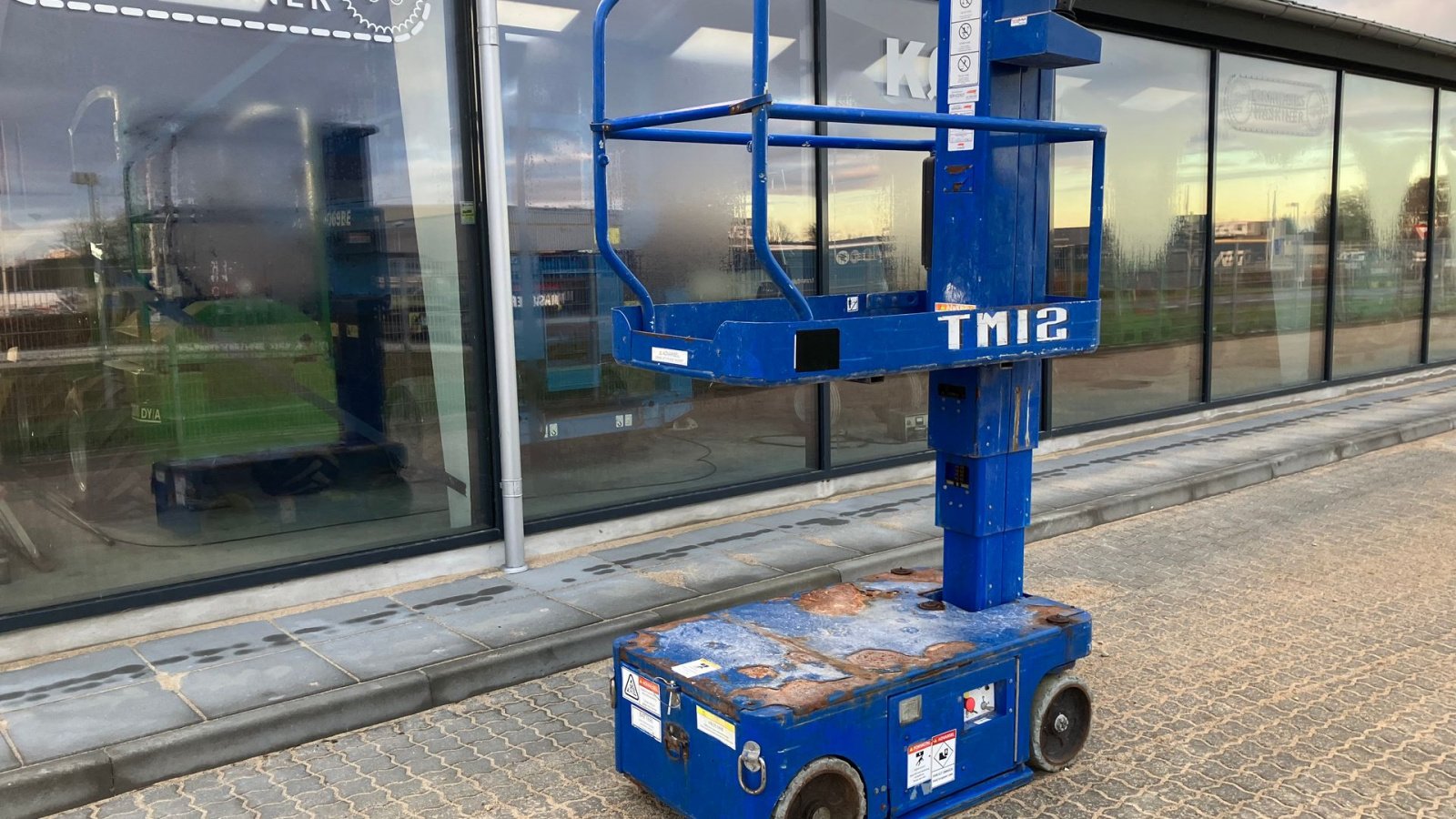 Scherenarbeitsbühne типа Upright TM12, Gebrauchtmaschine в Horsens (Фотография 1)