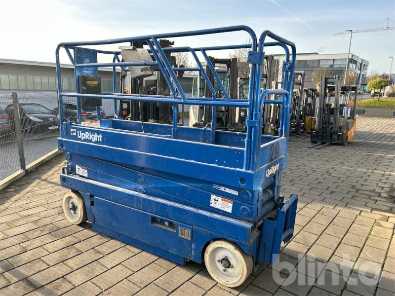 Scherenarbeitsbühne des Typs Upright X20, Gebrauchtmaschine in Düsseldorf (Bild 1)