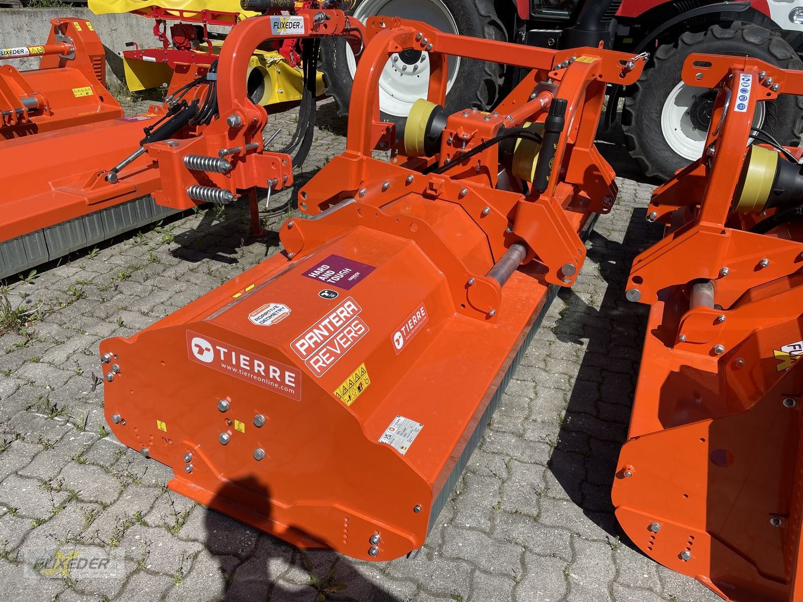 Schlegelmäher of the type Tierre Pantera Revers 300, Neumaschine in Pattigham (Picture 4)