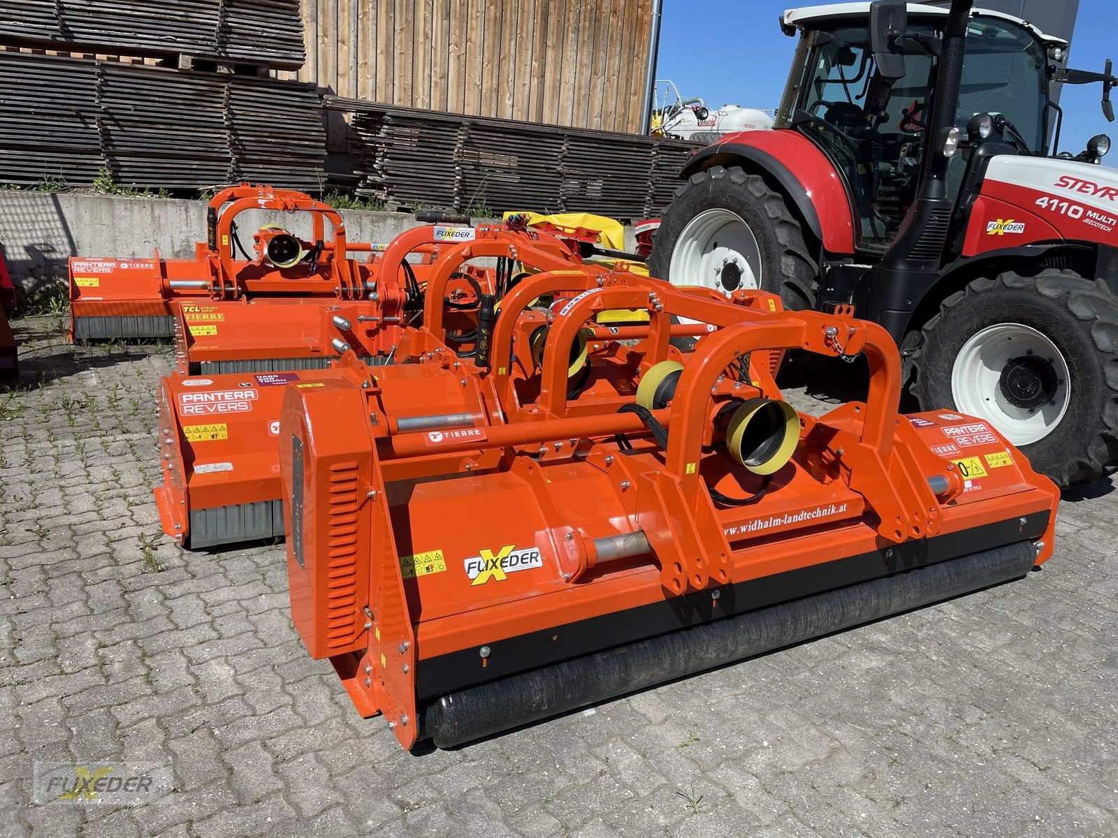 Schlegelmäher of the type Tierre Pantera Revers 300, Neumaschine in Pattigham (Picture 1)