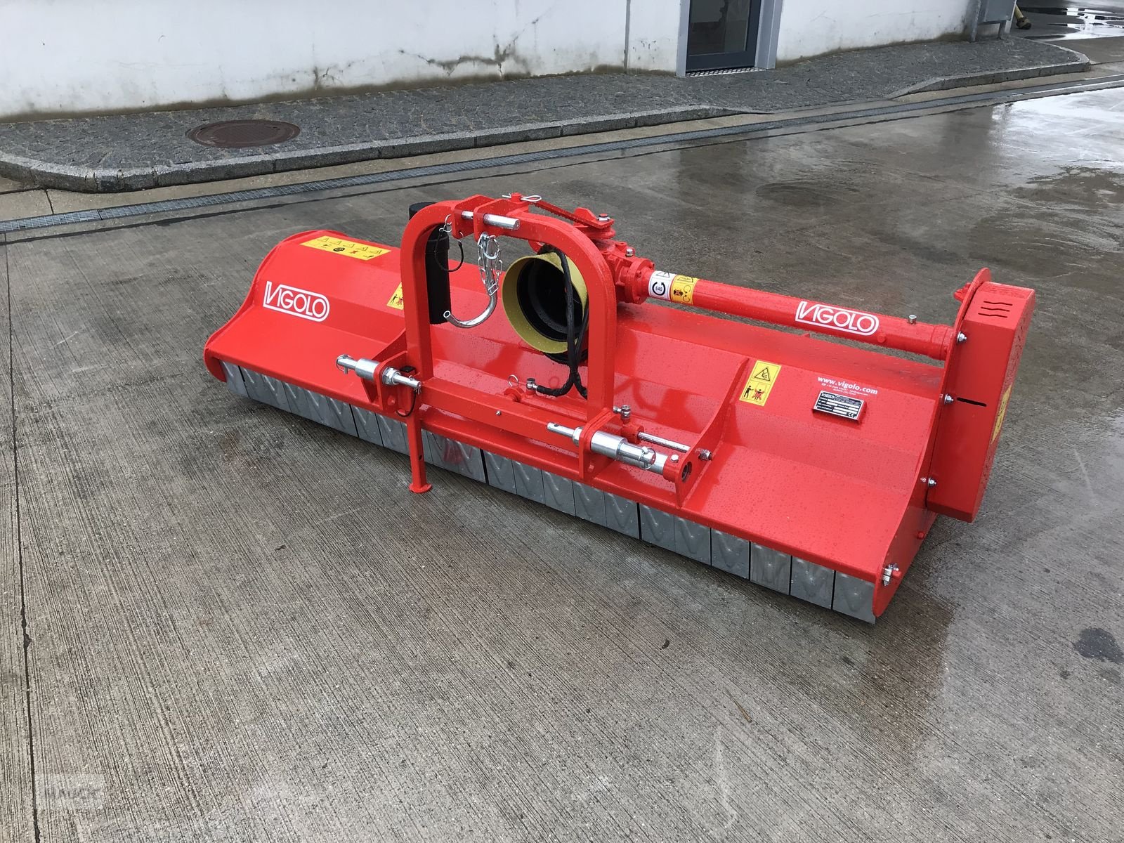 Schlegelmäher of the type Vigolo TK2 220, Neumaschine in Burgkirchen (Picture 1)