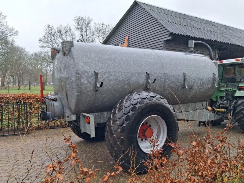 Schleudertankwagen типа Kaweco 2x mesttank/watertank 8500L - 5000L, Gebrauchtmaschine в Lunteren (Фотография 1)