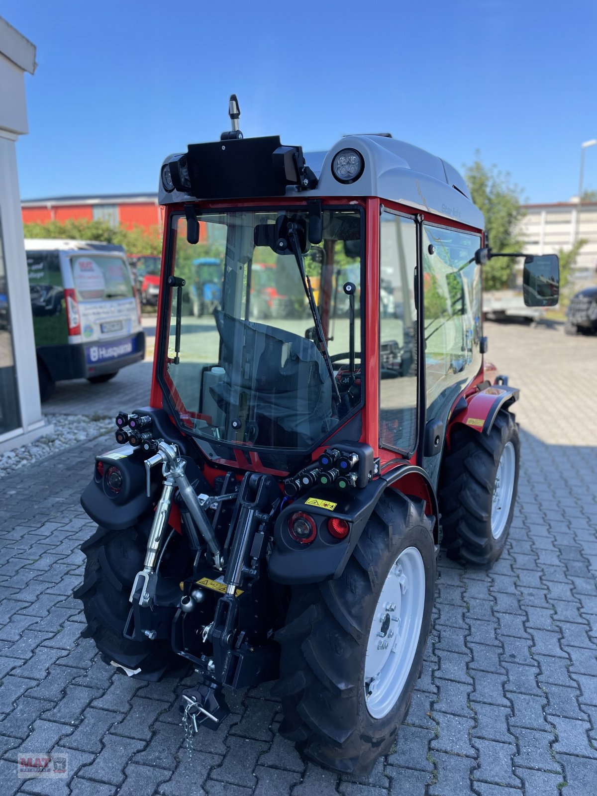 Schmalspurtraktor des Typs Antonio Carraro SR 7600 Infinity, Neumaschine in Waldkraiburg (Bild 4)