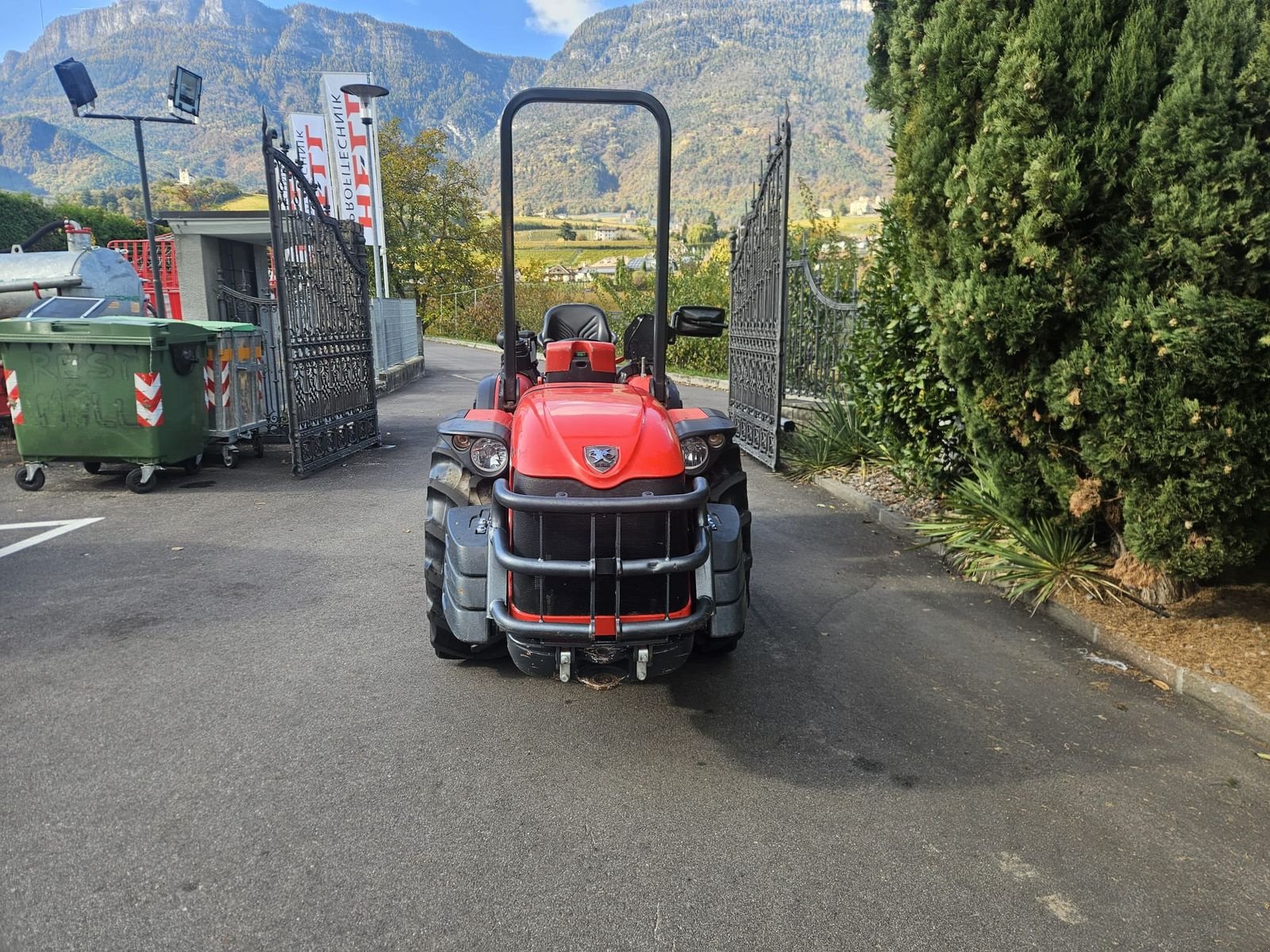 Schmalspurtraktor des Typs Antonio Carraro SRH 9800 infinity GB114, Gebrauchtmaschine in Eppan (BZ) (Bild 2)