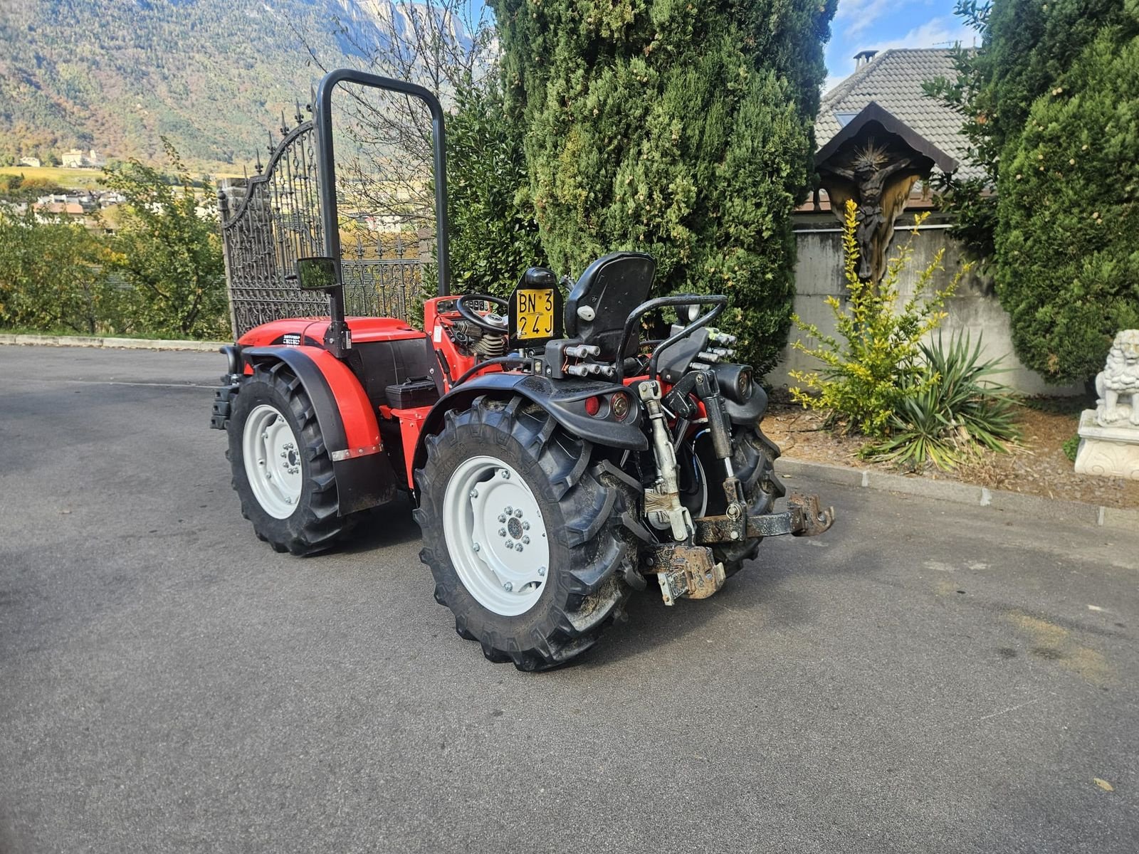 Schmalspurtraktor des Typs Antonio Carraro SRH 9800 infinity GB114, Gebrauchtmaschine in Eppan (BZ) (Bild 5)
