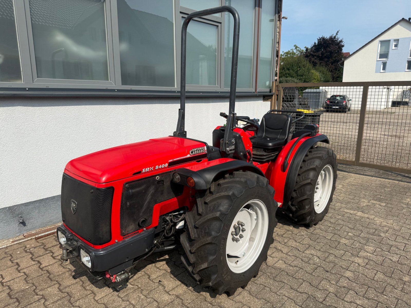 Schmalspurtraktor typu Antonio Carraro SRX 8400 Allrad Traktor Schlepper Wendesitz, Gebrauchtmaschine w Bühl (Zdjęcie 3)