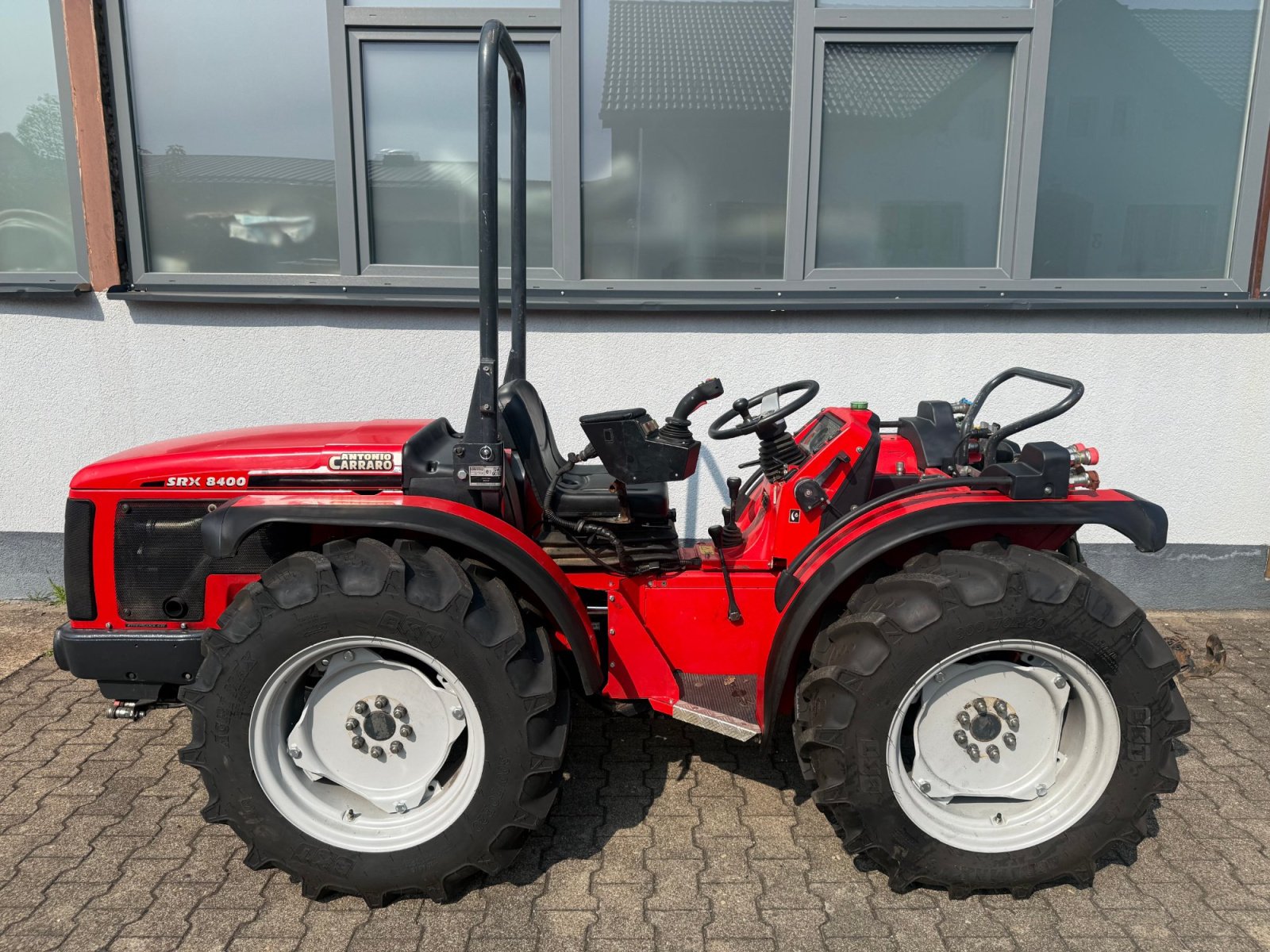 Schmalspurtraktor of the type Antonio Carraro SRX 8400 Allrad Traktor Schlepper Wendesitz, Gebrauchtmaschine in Bühl (Picture 10)
