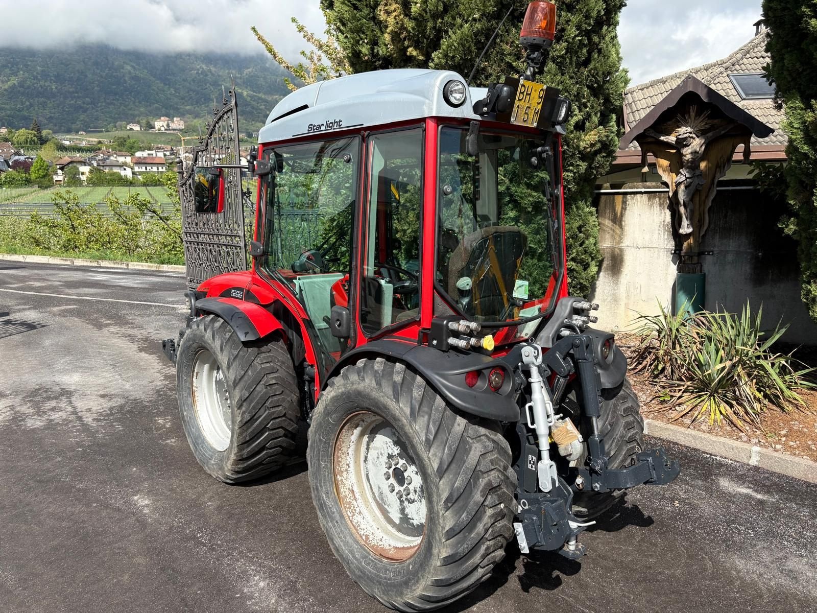 Schmalspurtraktor des Typs Antonio Carraro SRX 9800 - GB 110, Gebrauchtmaschine in Eppan (BZ) (Bild 6)