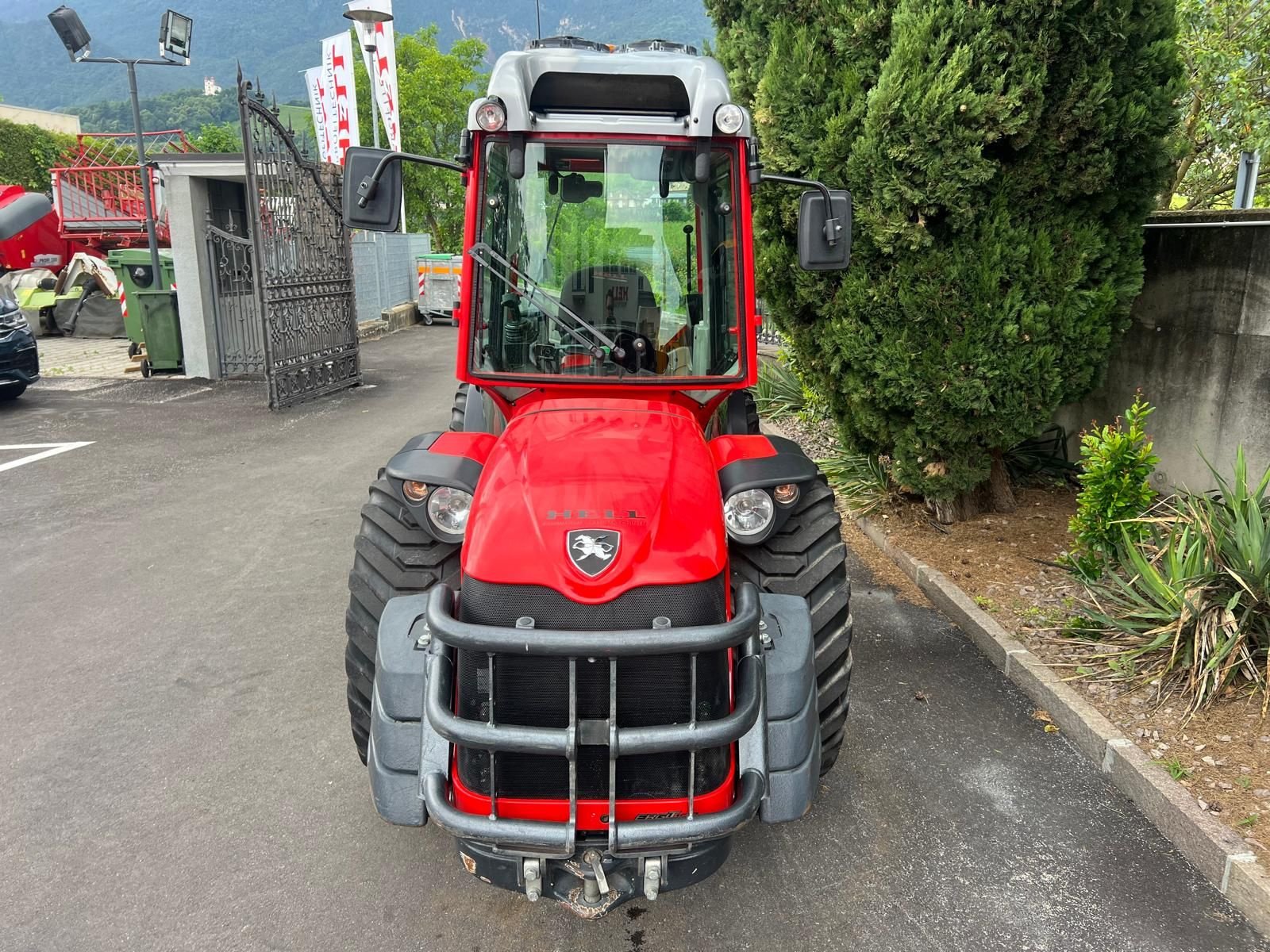 Schmalspurtraktor des Typs Antonio Carraro SRX 9800 - GB237, Gebrauchtmaschine in Eppan (BZ) (Bild 3)