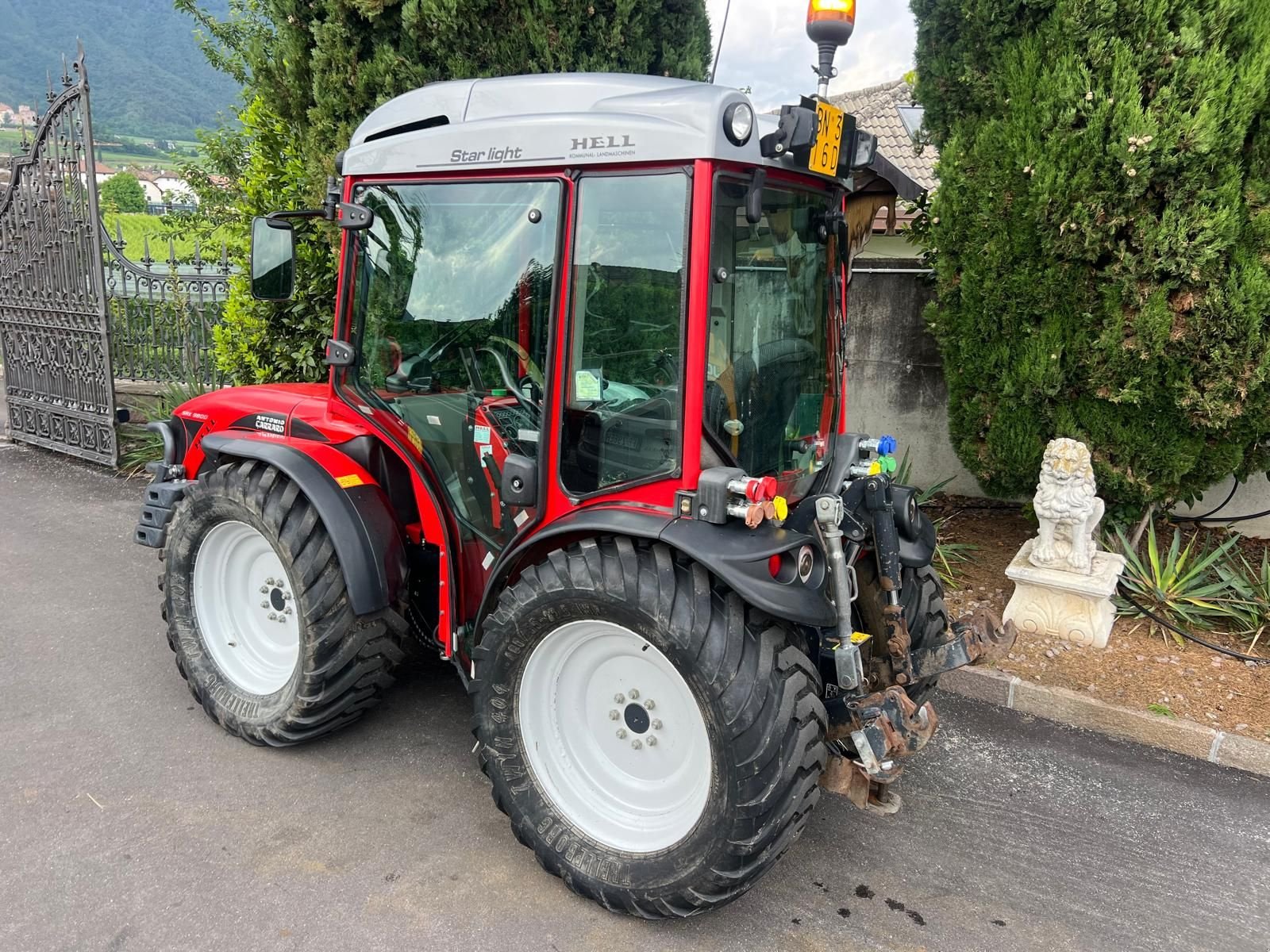 Schmalspurtraktor des Typs Antonio Carraro SRX 9800 - GB237, Gebrauchtmaschine in Eppan (BZ) (Bild 6)