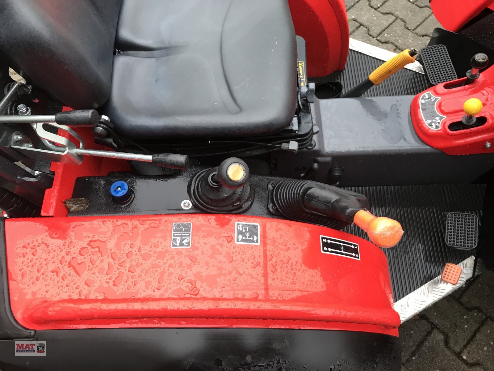 Schmalspurtraktor des Typs Antonio Carraro Tigre 3800, Neumaschine in Waldkraiburg (Bild 5)