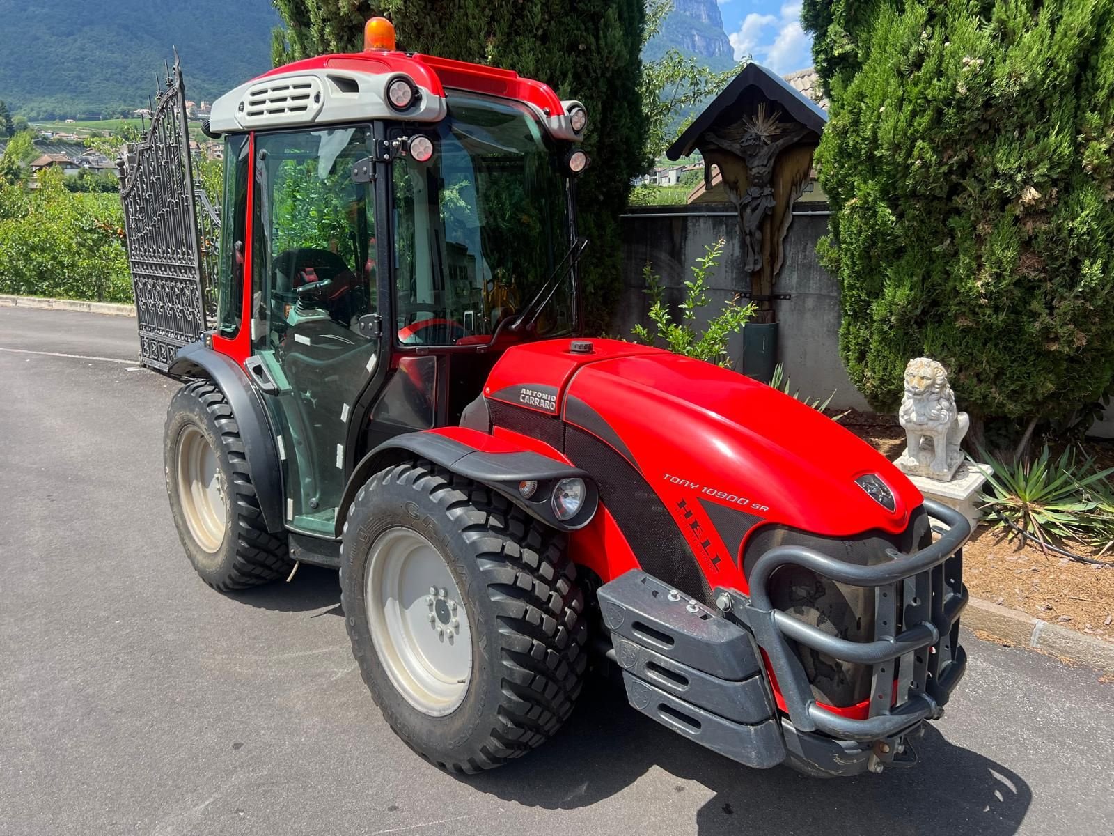 Schmalspurtraktor des Typs Antonio Carraro Tony 10900 SR - GB258, Gebrauchtmaschine in Eppan (BZ) (Bild 1)