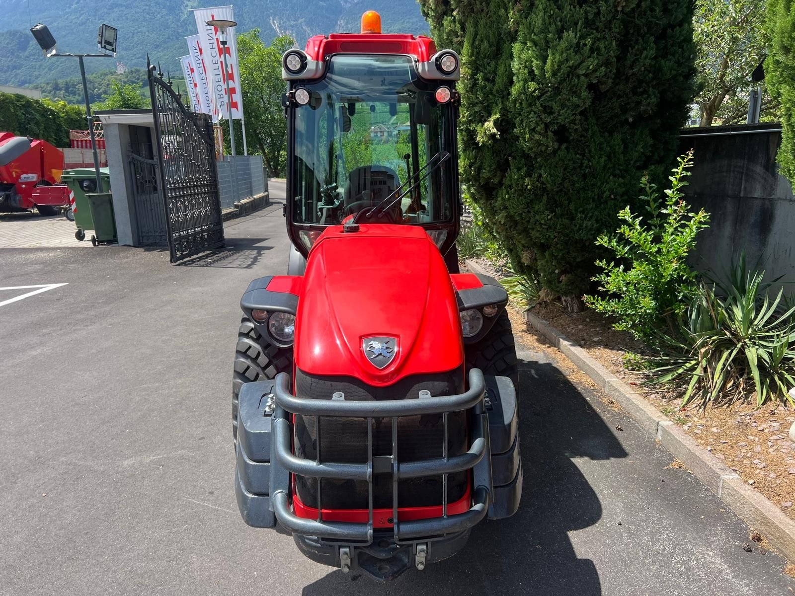 Schmalspurtraktor des Typs Antonio Carraro Tony 10900 SR - GB258, Gebrauchtmaschine in Eppan (BZ) (Bild 2)