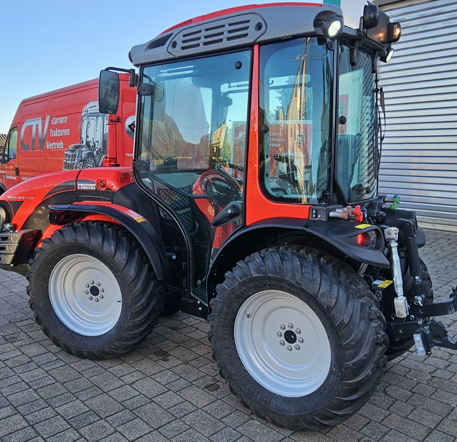 Schmalspurtraktor des Typs Antonio Carraro Tony 8900 SR, Neumaschine in Schorndorf-Miedelsbach (Bild 3)