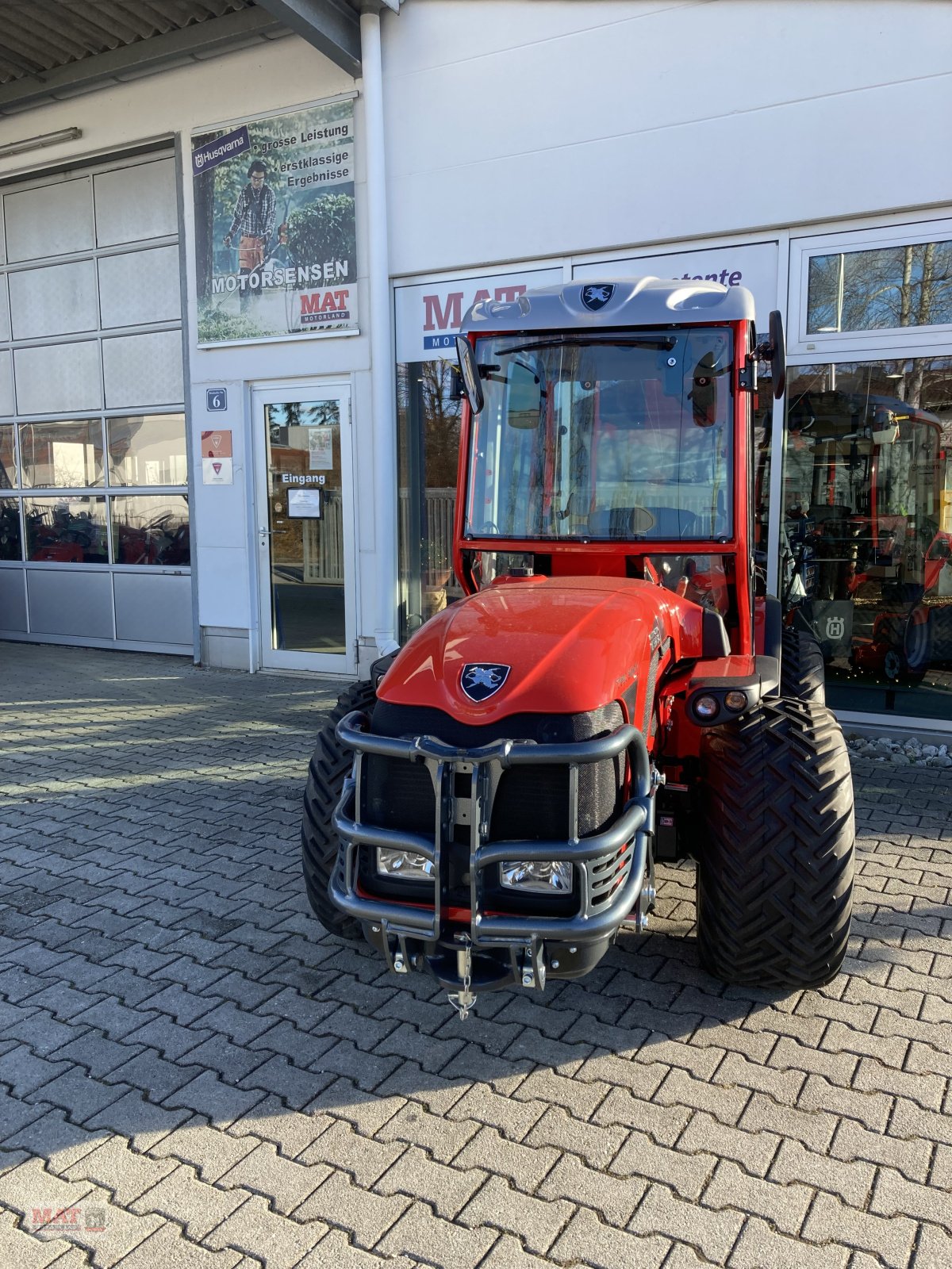 Schmalspurtraktor des Typs Antonio Carraro Tora TRX 5800, Neumaschine in Waldkraiburg (Bild 1)