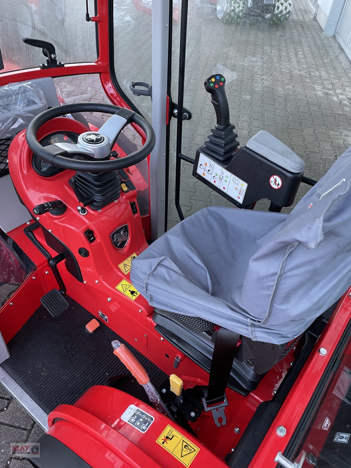 Schmalspurtraktor des Typs Antonio Carraro TTR 4800 HST, Neumaschine in Waldkraiburg (Bild 4)