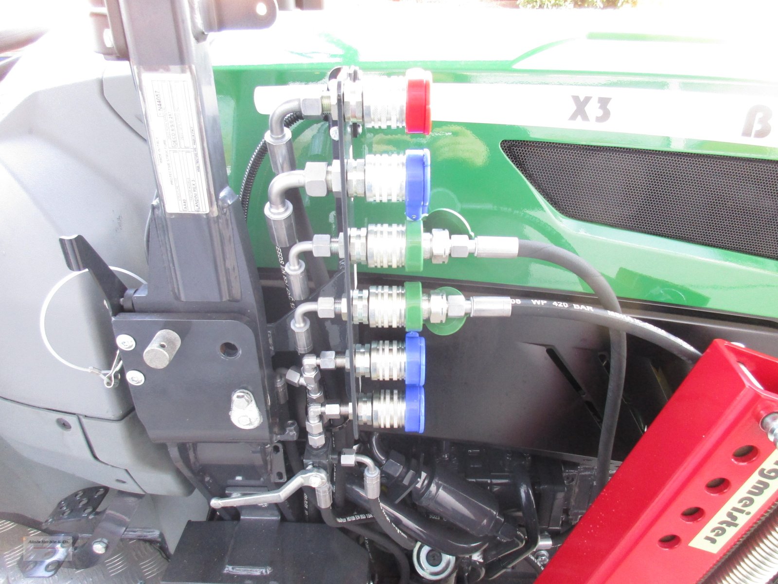 Schmalspurtraktor des Typs BERGmeister X 3, Neumaschine in Tapfheim (Bild 4)