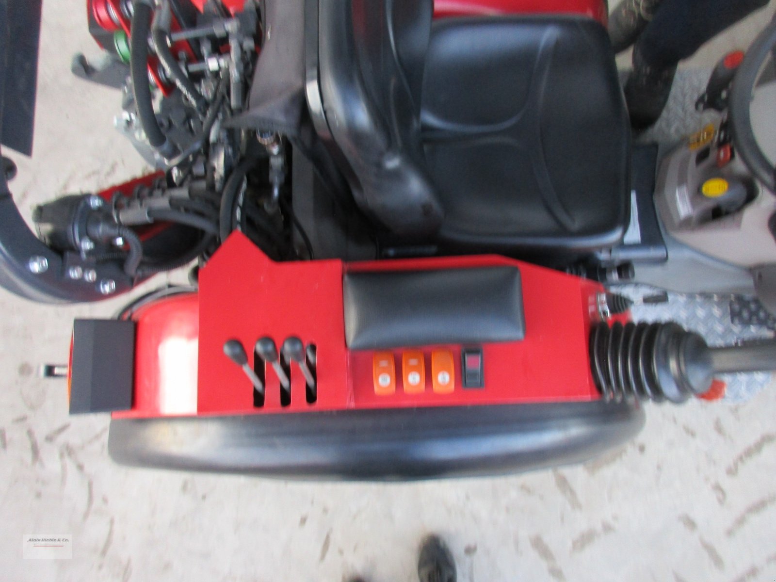 Schmalspurtraktor des Typs BERGmeister X3, Neumaschine in Tapfheim (Bild 6)