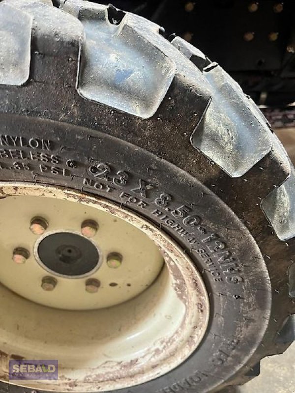 Schmalspurtraktor Türe ait Branson Traktor 2100, Gebrauchtmaschine içinde Zweibrücken (resim 10)