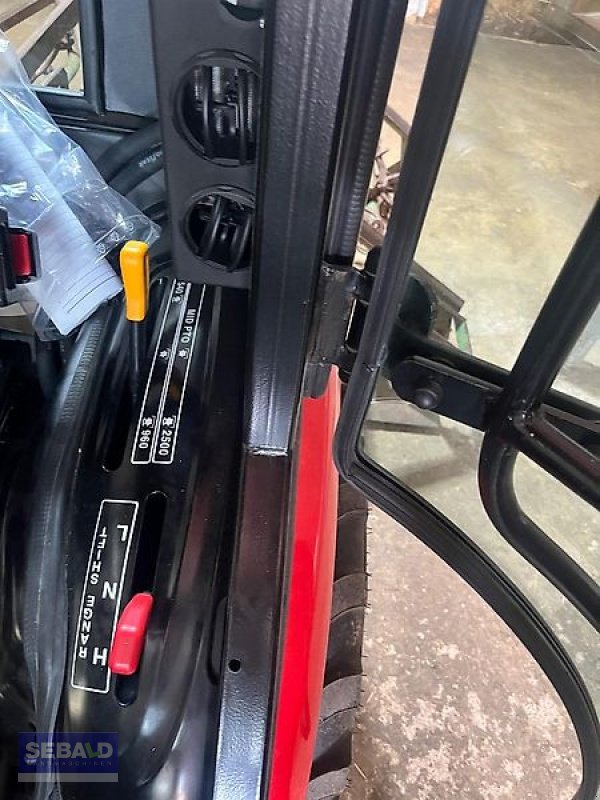 Schmalspurtraktor Türe ait Branson Traktor 2100, Gebrauchtmaschine içinde Zweibrücken (resim 14)