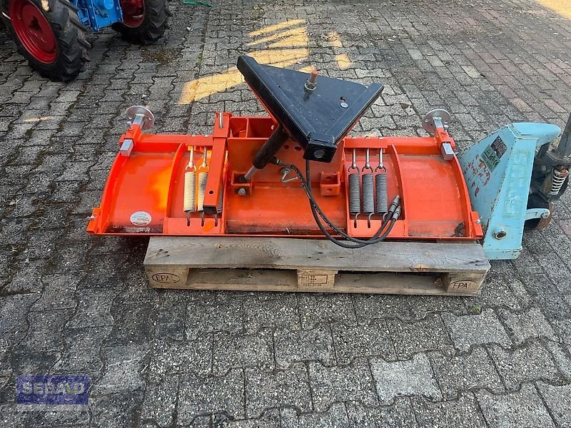 Schmalspurtraktor Türe ait Branson Traktor 2100, Gebrauchtmaschine içinde Zweibrücken (resim 16)