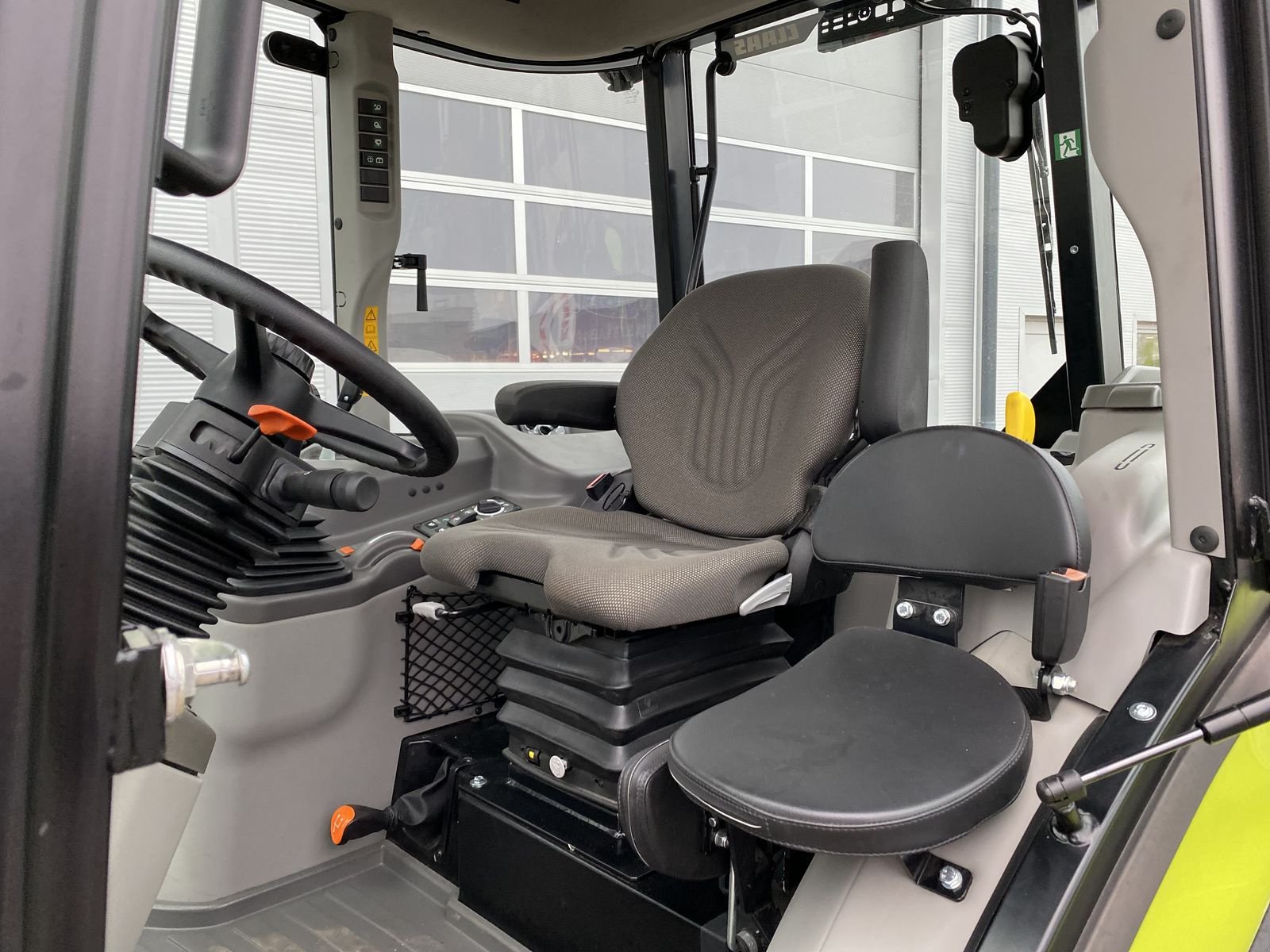 Schmalspurtraktor typu CLAAS Elios 320, Neumaschine v Mistelbach (Obrázek 7)