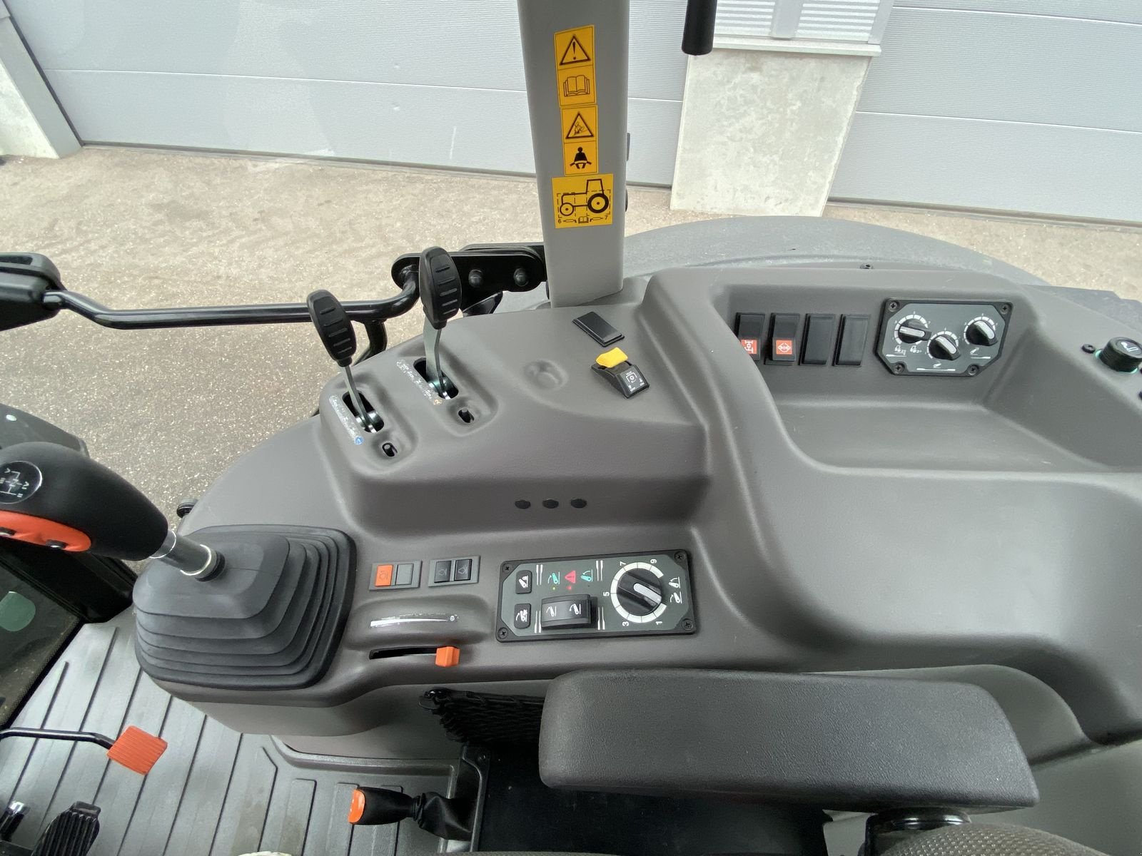 Schmalspurtraktor typu CLAAS Elios 320, Neumaschine v Mistelbach (Obrázek 11)